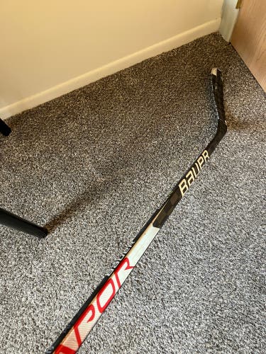 Senior Bauer Vapor Hyperlite Hockey Stick Left Hand P92 Pro Stock (Used)