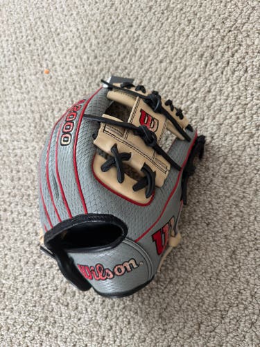 2024 Wilson A2000 RH Infield Baseball Glove 11.25" (New)