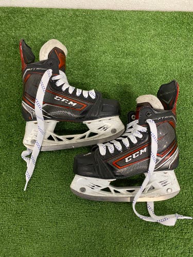 CCM JetSpeed FT380 Hockey Skates | Junior 2.5