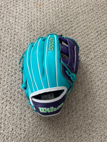 2025 Wilson A2000 RH Infield Baseball Glove 12" (New)