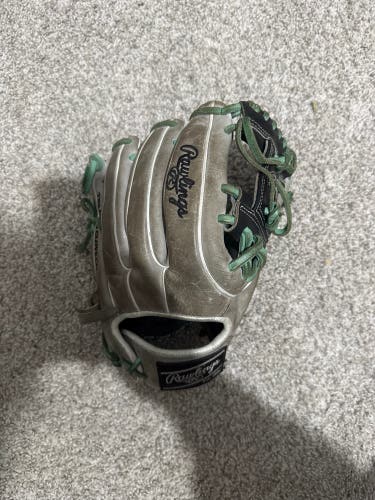 2022 Rawlings Heart of the Hide RH Infield Baseball Glove 11.5" (Used)