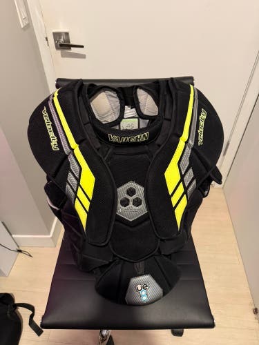 Large Vaughn Velocity VE8 Pro Goalie Chest Protector (Used)