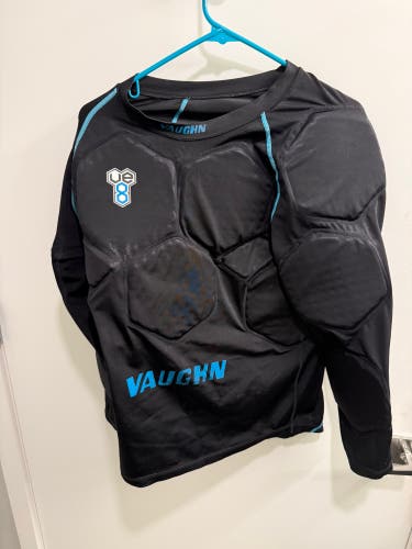 Vaughn Velocity VE8 Senior Goalie Padded Compression Shirt Size Large (Used)