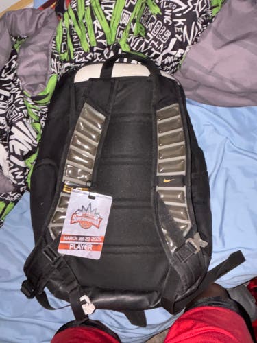 Black Boys Nike Backpack (Used)