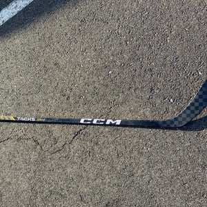 Intermediate CCM Tacks AS-VI Right Handed Hockey Stick P29 (Used)