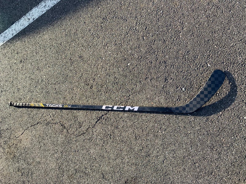 Intermediate CCM Tacks AS-VI Right Handed Hockey Stick P29 (Used)