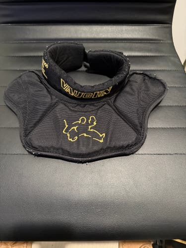 Vaughn VPC 7000 Senior a goalie Neck Protector (Used)