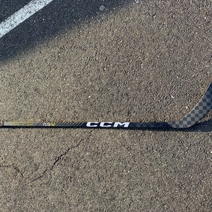 Intermediate CCM Tacks AS-V Right Handed Hockey Stick P29 (Used)