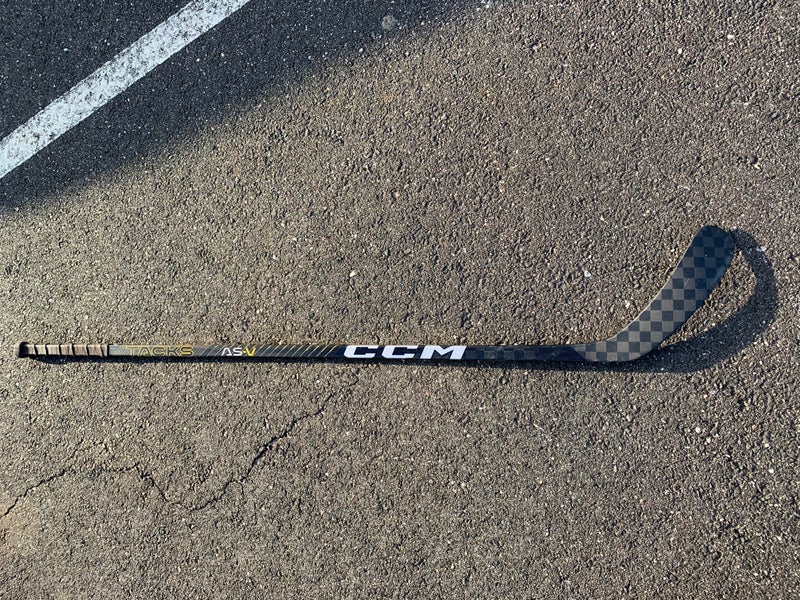 Intermediate CCM Tacks AS-V Right Handed Hockey Stick P29 (Used)