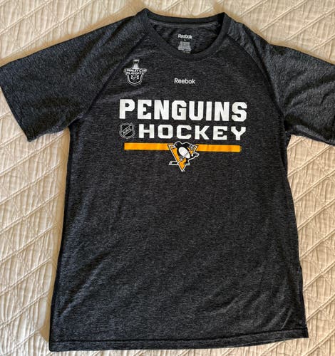 Pittsburgh Penguins Team Issued Stanley Cup Playoff Large Men's Reebok Shirt