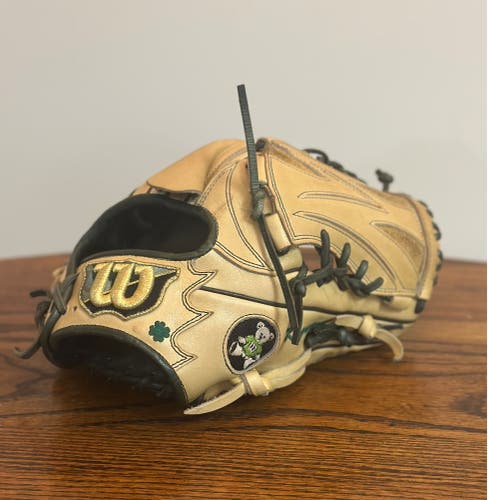 Rare Custom Japanese Wilson Staff RH Pitcher's Baseball Glove 12" (Used)