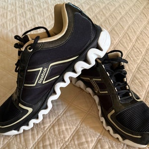 Pittsburgh Penguins Team Issued Reebok Zig Lite Shoes Black Men's Size 11