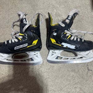 Bauer Supreme M4 Hockey Skates Regular Width Size 2 (Used)