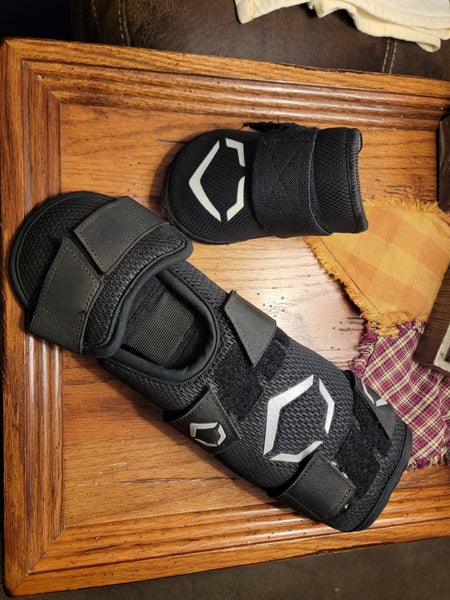 Black Junior EvoShield Leg guard Shin Guards (Used)
