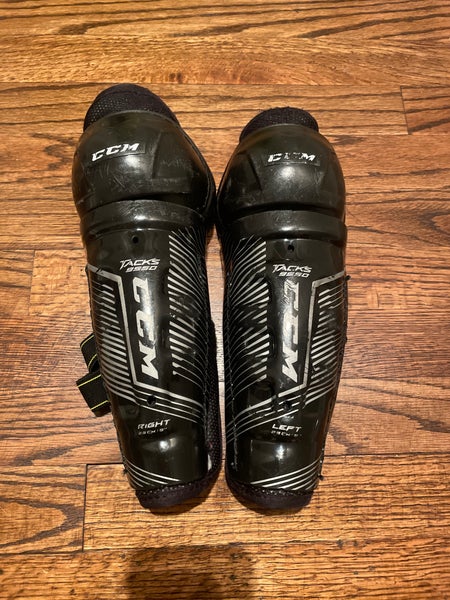 Youth CCM Tacks 9550 9" Shin Pads (Used)