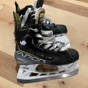 Bauer Vapor 3X Hockey Skates Regular Width Size 2.5 (Used)