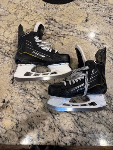 2025 Bauer Hockey Skates 9 (Used)