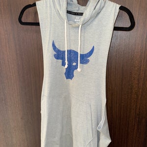 Men’s used under Armour project rock sleeveless tank hoodie size LARGE