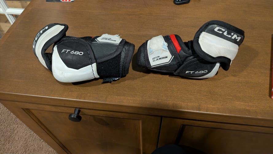 CCM FT680 Pro Elbow Pads - Jr. Medium