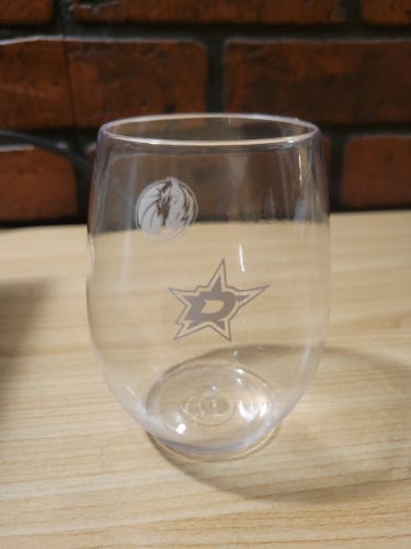 Dallas Stars / Dallas Mavericks Plastic Wine Glass