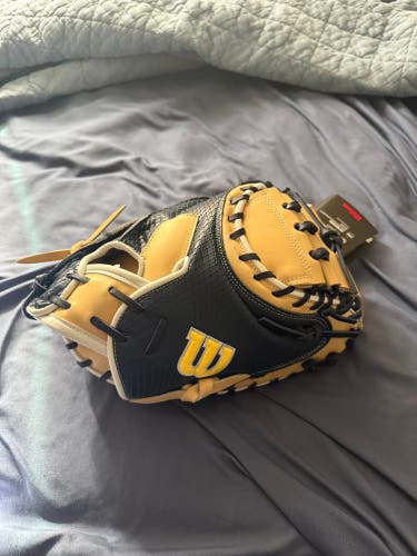 Wilson A2000 RH Catcher's Glove 34" (New)