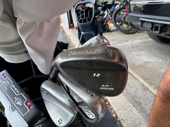 Men's Cleveland Cleveland CG12 Black Pearl Left Hand Wedge 60 Degree Steel Shaft (Used)
