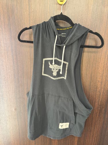 Men’s USED Under Armour Project Rock sleeveless tank hoodie size MEDIUM