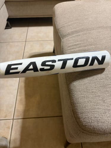 Easton Ghost Alloy Bat (-11) 19 oz 30" (Used)