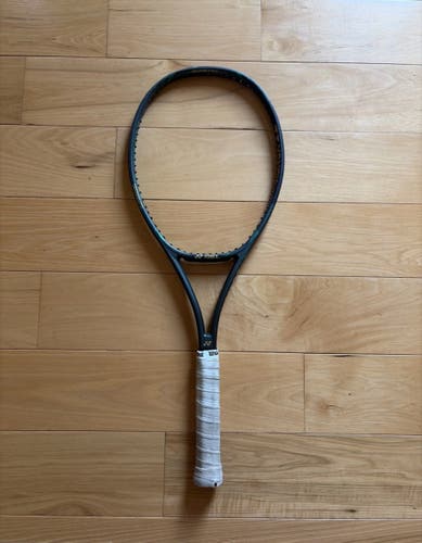 Adult YONEX VCORE Pro Tennis Racquet (Used)