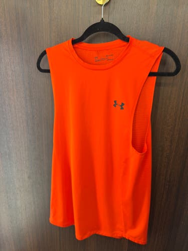 Men’s small adult USED Under Armour Tank Top - Red