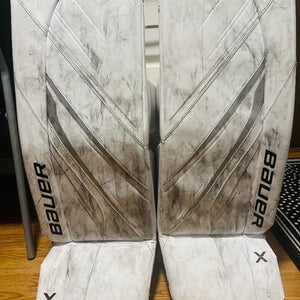 Medium Bauer Vapor X5 Pro Goalie Leg Pads (Used)