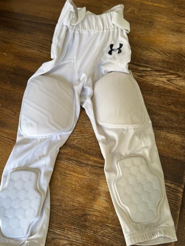 Youth medium Under Armour Game Pants (Used)