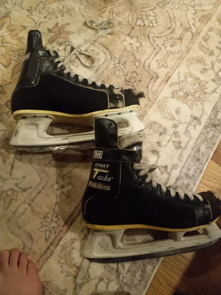 CCM Size 8.5 Hockey Skates Regular Width