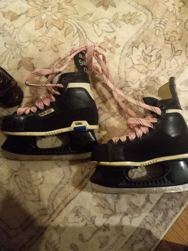 Bauer Size 2 Supreme classic 100 Hockey Skates Size 2 (Used)