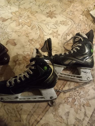Reebok 12K Pump Hockey Skates Size 1.5 (Used)