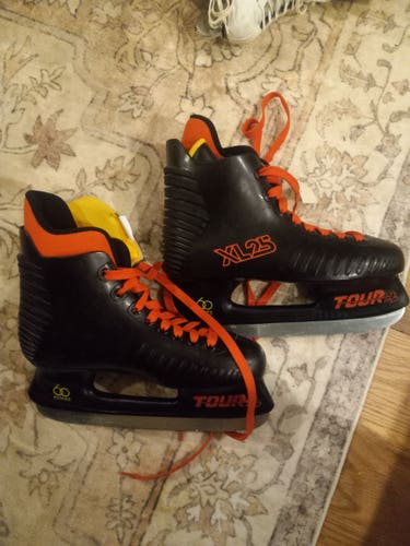 Tour Size 9 XL25 Hockey Skates (New)