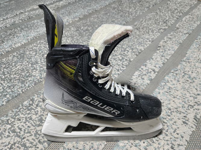 2023 Bauer Vapor Hyperlite 2 Hockey Skates Pro Stock Size 6.5 (Used)