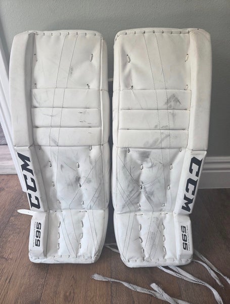 26" CCM Revolution 595 Goalie Leg Pads (Used)