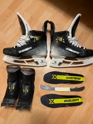 2023 Bauer Vapor Hyperlite 2 Hockey Skates 8
