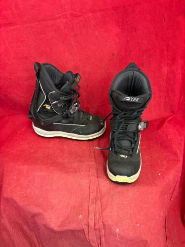 Men's Size M 11.0 (W 12.0) K2 Snowboard Boots All Mountain (Used)