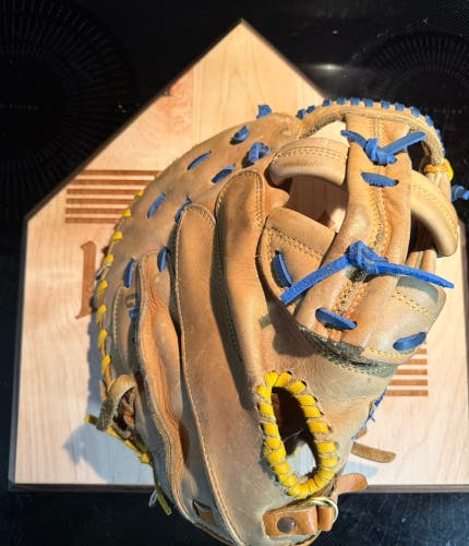 RH Catcher's Softball Glove 33" (Used)