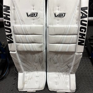 33" Vaughn VX1 Pro Carbon Goalie Leg Pads (Used)