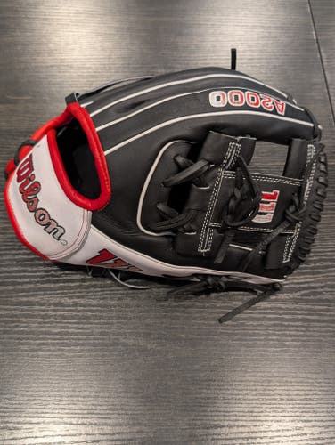 RH Wilson A2000 1975 Baseball Glove 11.75" (Used)