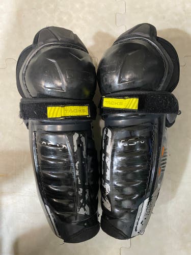 Junior CCM 11" Shin Pads (Used)