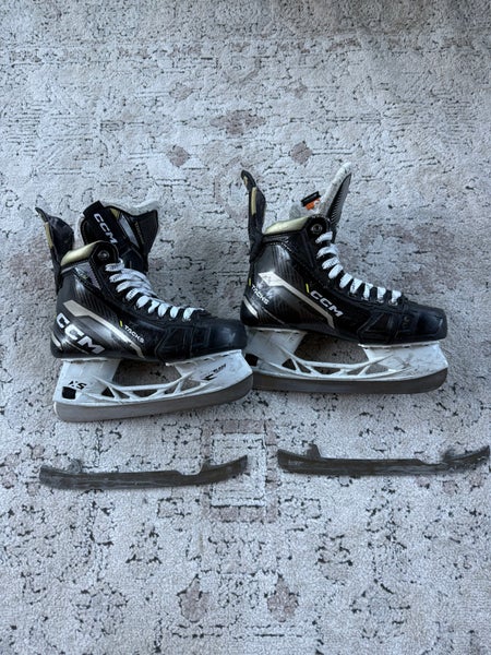2022 CCM AS-V Hockey Skates Regular Width 6 (Used)