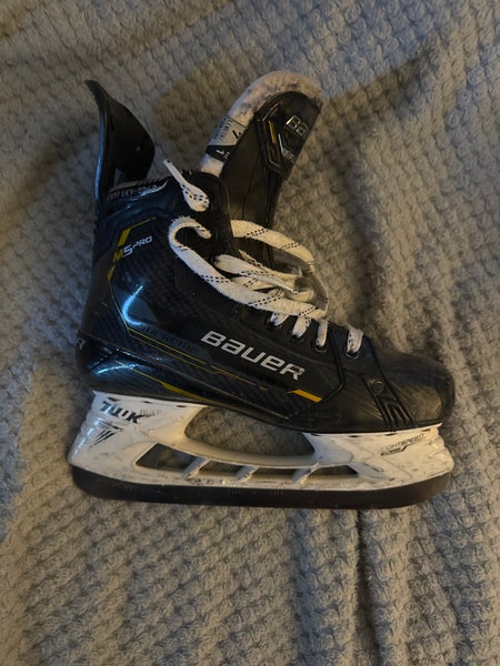 2022 Bauer Supreme M5 Pro Hockey Skates 7 (Used)