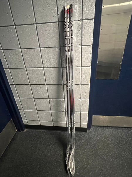 Intermediate Bauer Bauer Vapor League Right Handed Hockey Stick P28 Pro Stock (New) 65 Flex