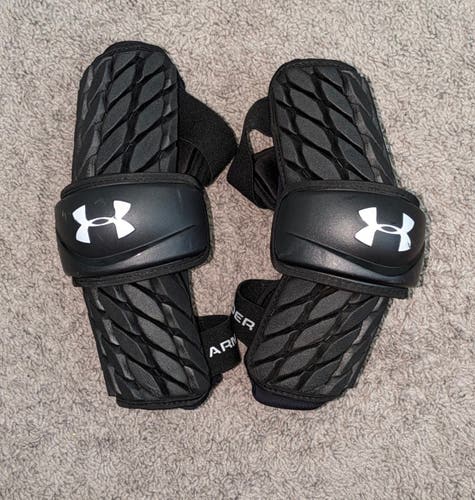 Almost new Large Adult Under Armour VFT Arm Pads (Used)
