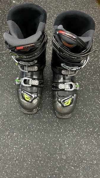 Mondo 27 & 27.5 Nordica Transfire R2 Ski Boots (Used)