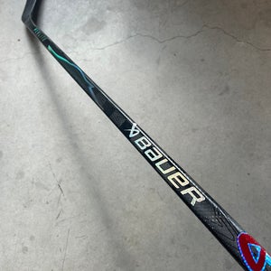 P92 102 Flex Senior Bauer Vapor Flylite Right Hand Hockey Stick Pro Stock OHL.